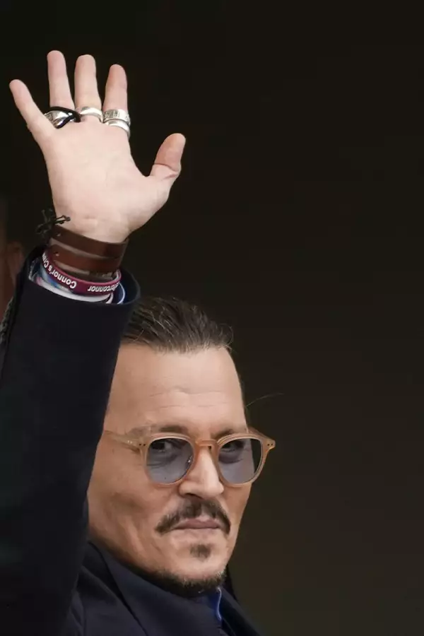 Johnny Depp se burla de Amber Heard por querer anular veredicto