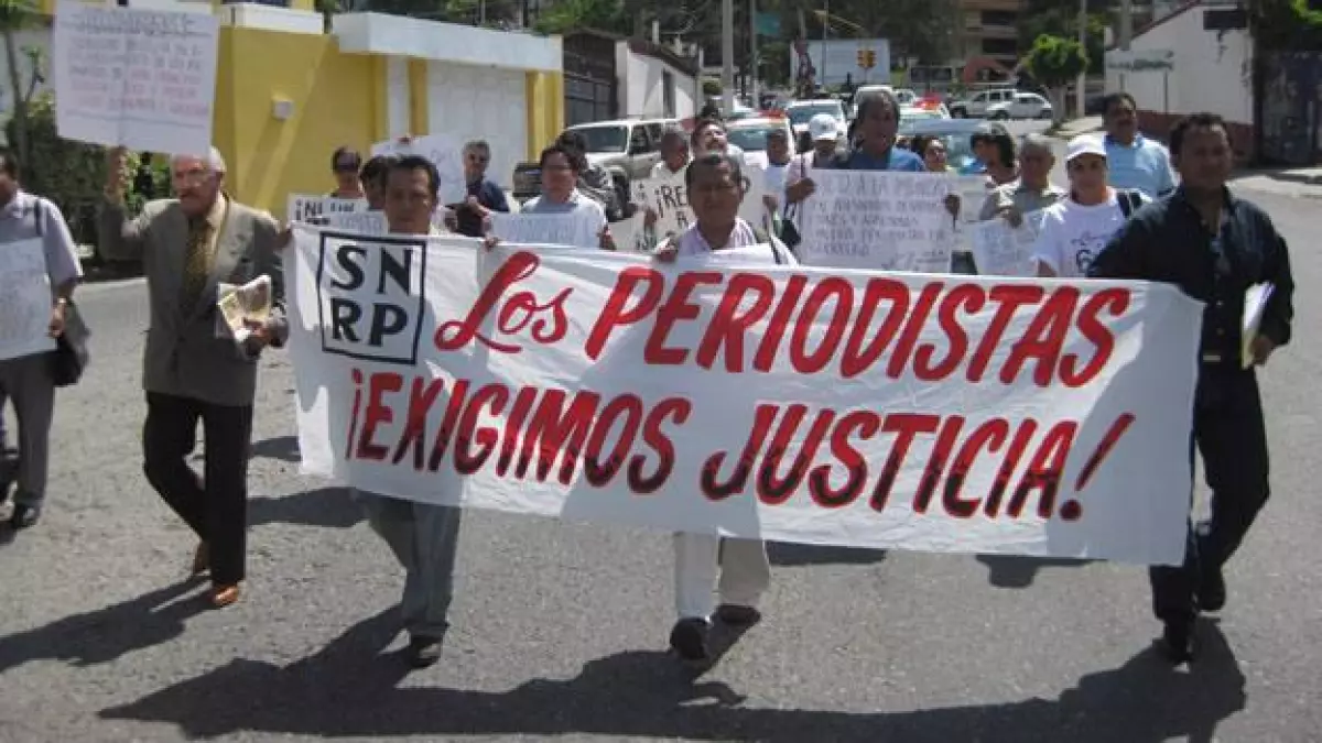 marchan reporteros