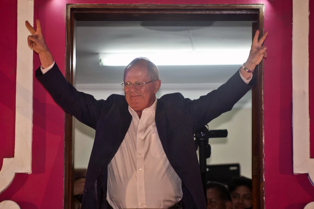 Los resultados de los sondeos indican que en Perú hay un empate; presagian dura batalla para definir resultados.