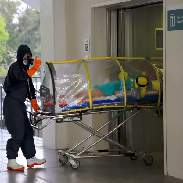 Atención médica de pacientes derechohabientes del IMSS, en el Autodromo Hermanos Rodríguez, sospechosos de Covid 19