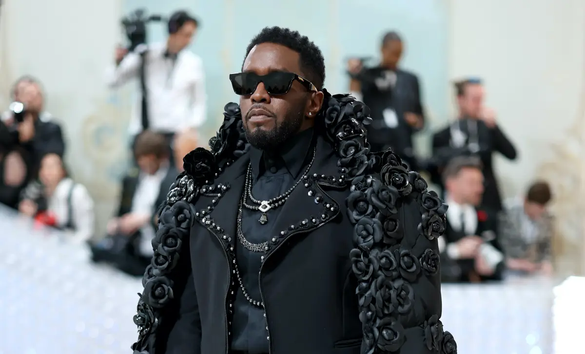 Foto de Sean Combs durante la MET Gala 2024 en la que se honró la memoria de Karl Lagerfeld.