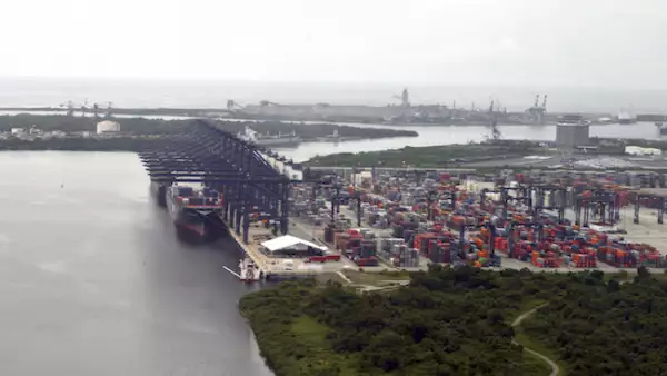 Puerto de Lázaro Cárdenas
