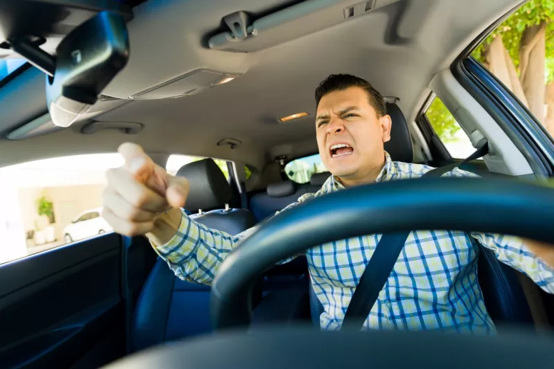 Cuidado: así saben los montachoques si no tienes seguro de auto 