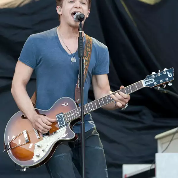 Hunter Hayes es el chico bueno del country. Cara de niño, pero echen un vistazo a esos bíceps.