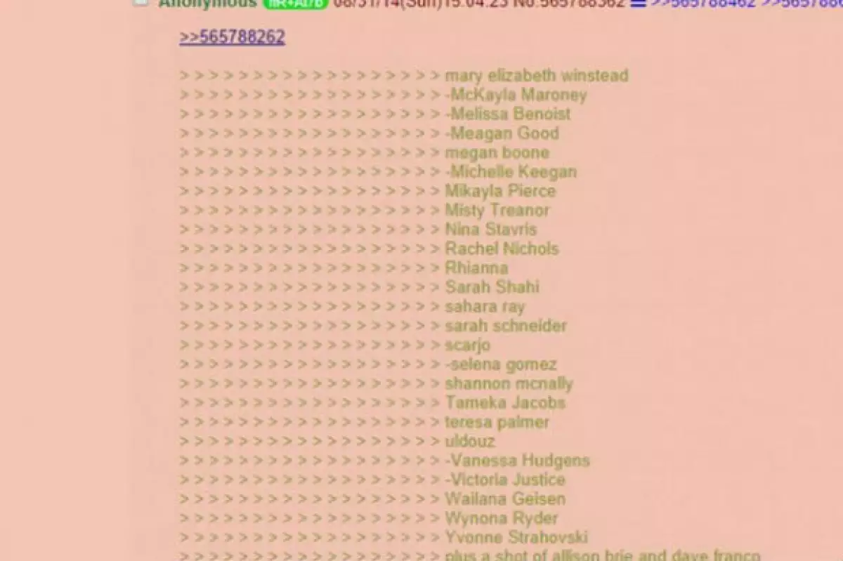 Esta es una de las imágenes de la carpeta donde el hacker mantiene las imágenes de las famosas.