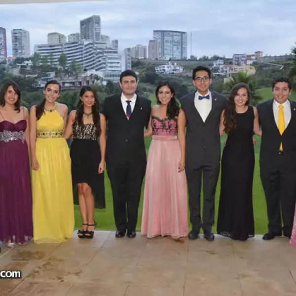 Los miembros jóvenes del Club Rotario Luis ángel Cisneros,María Fernanda Télles,Leticia González,Bárbara Méndez,Alejandro Cadena,Dany Velasco,Gibran Velasco,Camila Oliva,Pedro Gibran,Lilia Martínez