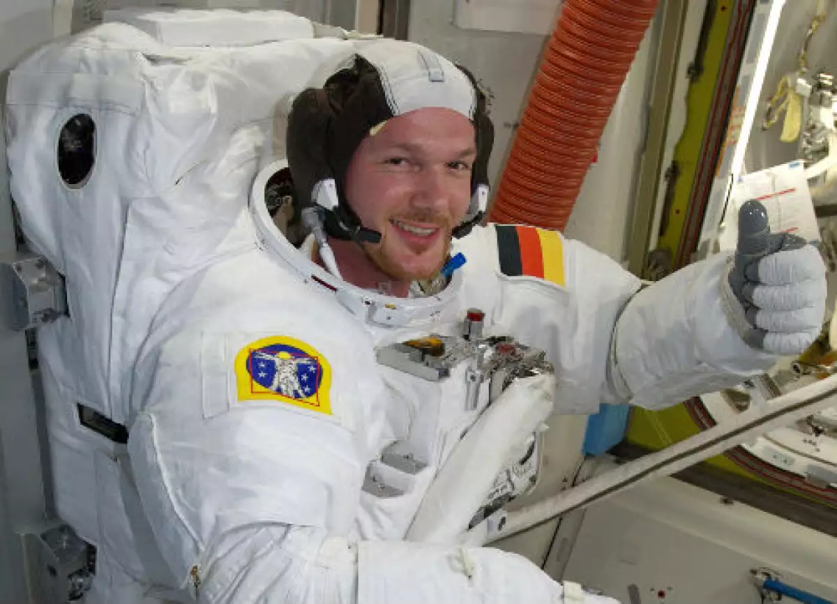 traje astronatua