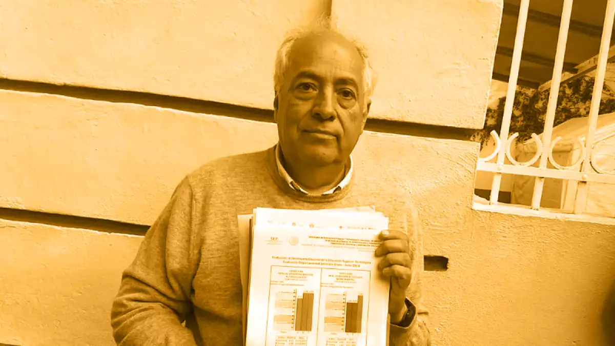 profesor_amarillo.png
