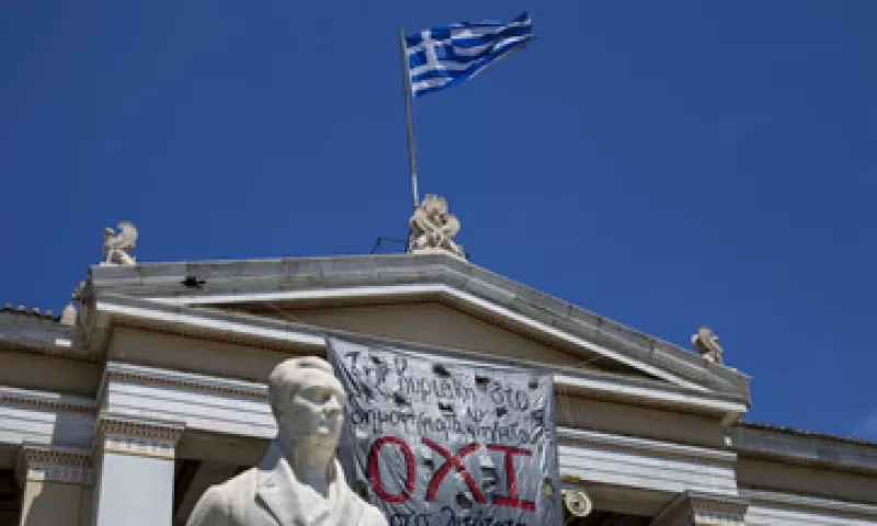 La mayor parte de la deuda de Grecia está en manos de gobiernos de instituciones financieras globales. (Foto: Especial)
