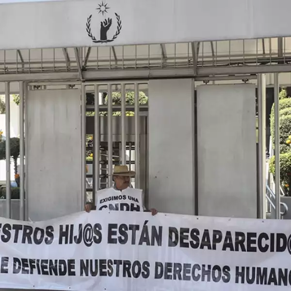 clausura, cndh, ayotzinapa