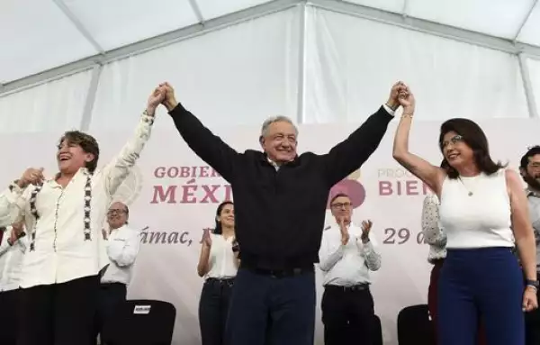 El presidente reconoció y fue reconocido por las mexiquenses.