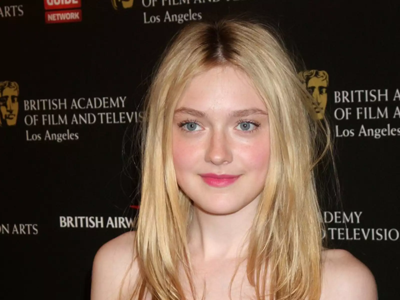 Dakota Fanning, de 17 años, pasó de ser una tierna niña a una guapa fashionista.