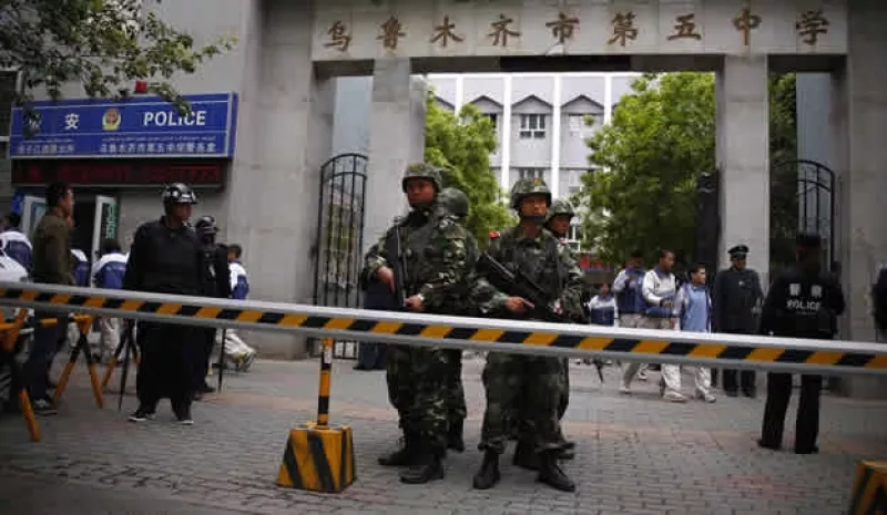 China policía Xinjiang