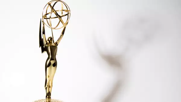 postergan premios emmy nueva fechas