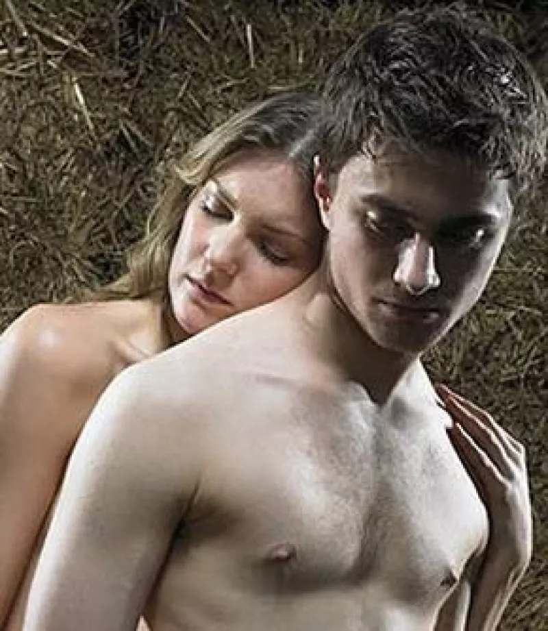 Mejor conocido como Harry Potter, el actor británico festeja un año más de vida en pleno furor del estreno de la sexta entrega de la película, hace unos días confirmó su noviazgo con Laura O’Toole.