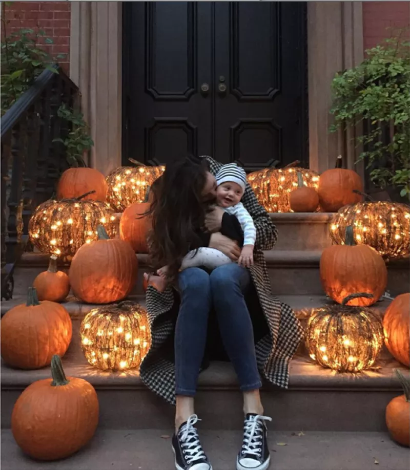 En Halloween todo es dulces, travesuras y también calabazas, por eso algunas celebridades se han dado a la tarea de visitar varios huertos.