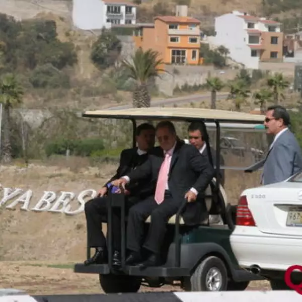 Norberto Rivera, Olegario Vazquez Raña