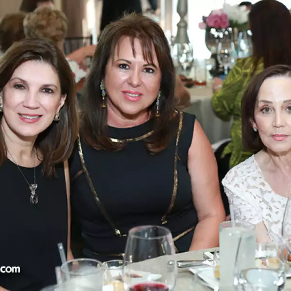 Adriana Garcia de Rocha,America Montemayor y Monica Gonzalez
