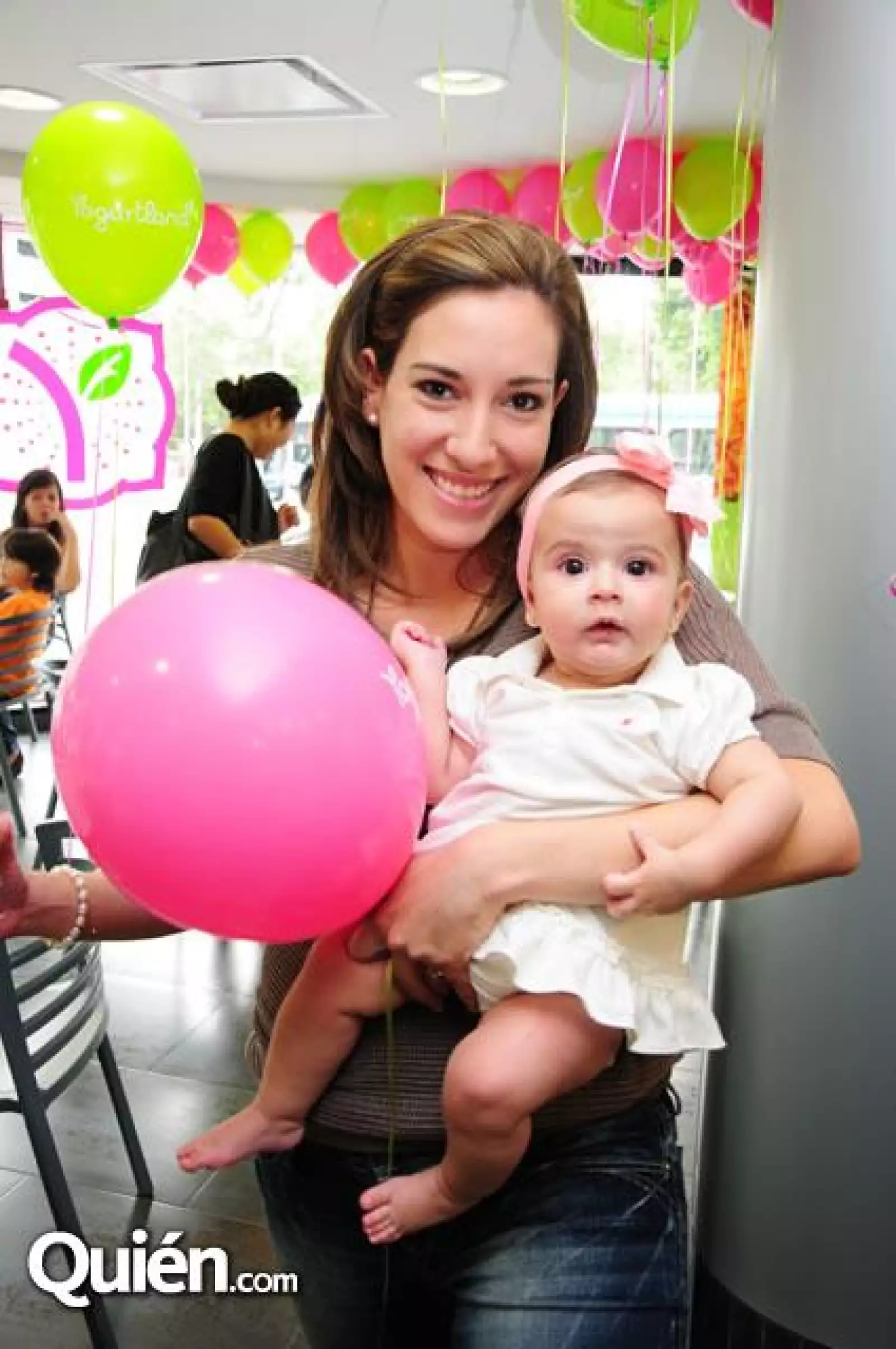 Ale Robles,Paola Martín del Campo