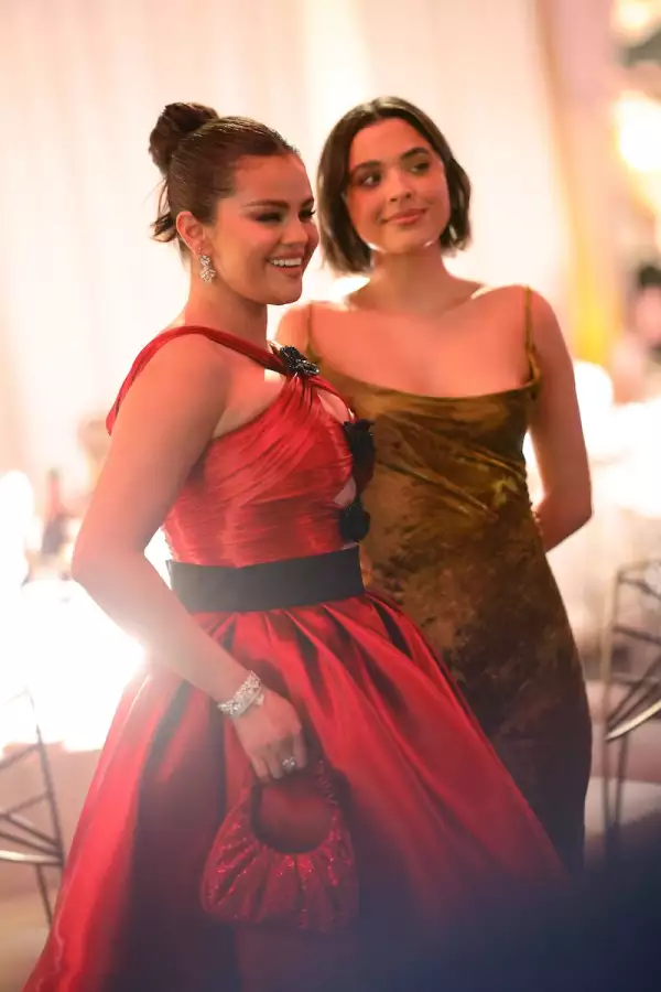 Selena Gomez en los Globos de Oro 2024