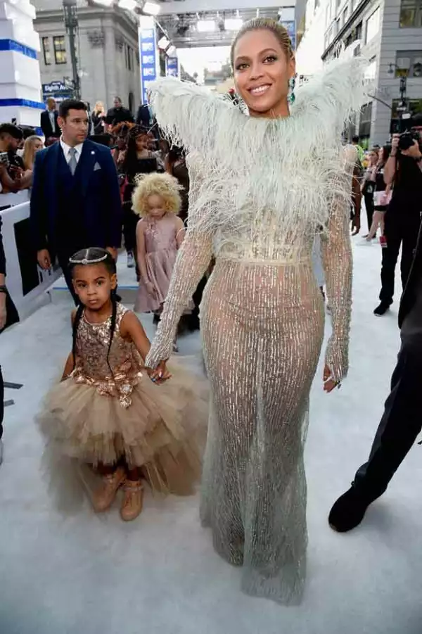 El outfit de Blue Ivy costó casi 11 mil dólares.