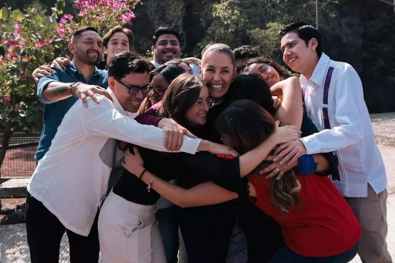 sheinbaum jovenes.jpeg