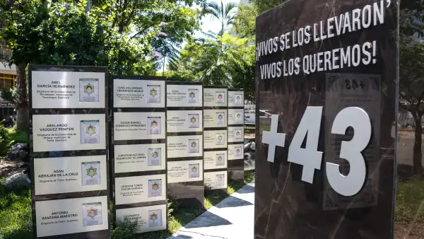 43 estudiantes