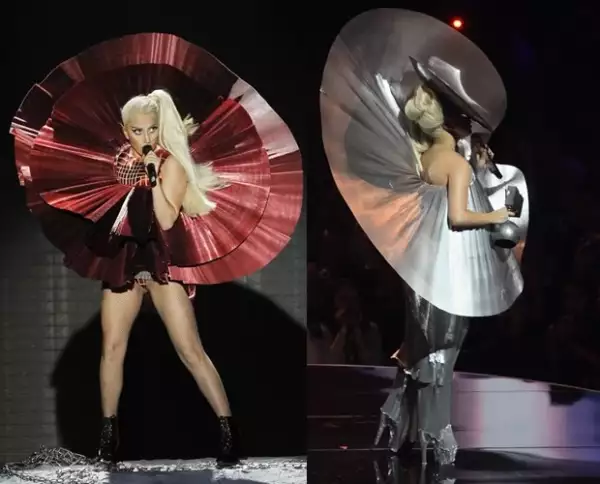 Además de recibir sus premios, Lady Gaga también cantó durante el show.