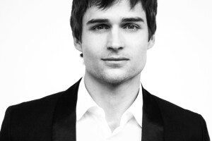 Jon Ecker, uno de los Solteros en la Mira de Quién.com