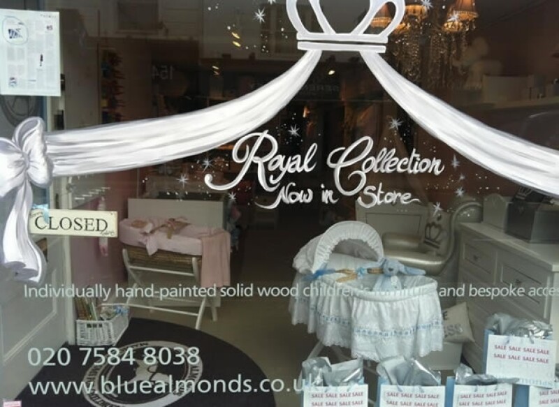 La famosa mueblería para bebés Blue Almonds, donde Kate Middleton ha comprado algunas cosas, ya vende la `Royal Collection´ inspirada en el bebé real. Es sólo una de muchas tiendas que aprovecharán el gran evento.