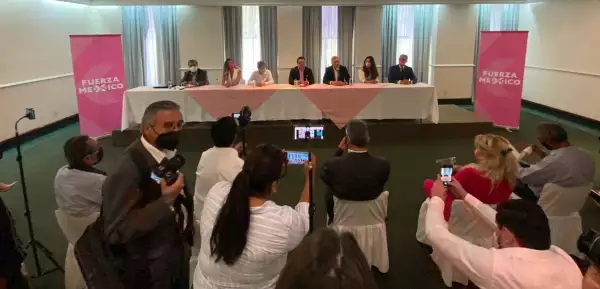 Conferencia de prensa del partido político Fuerza por México.