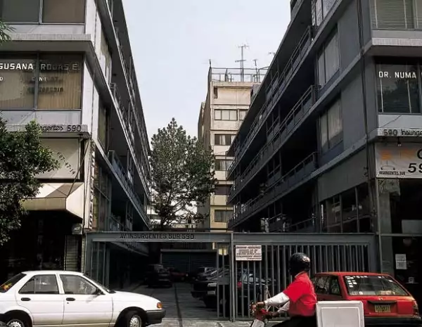 En este edicifio de Insurgentes Sur vivió El Sol.