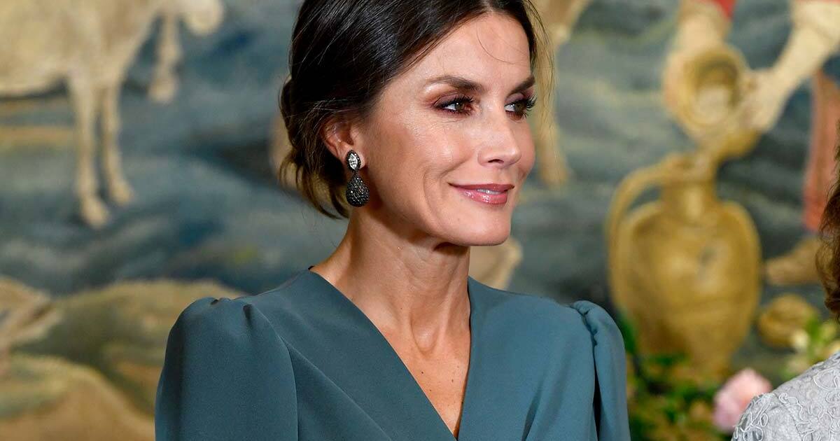 The accident that revealed what Queen Letizia is carrying in her bag