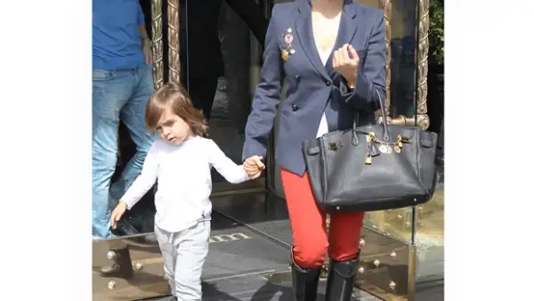 Después de que el modelo Michael Girgenti dijera en una demanda ser el padre de Mason Dash Disick, la socialité hizo público los resultados de la prueba de paternidad que señala a Disick como padre.