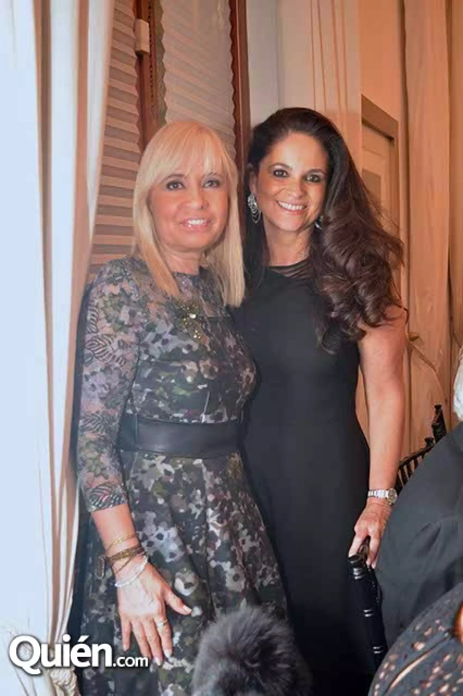 Carla Estrada y Perla de Ealy.