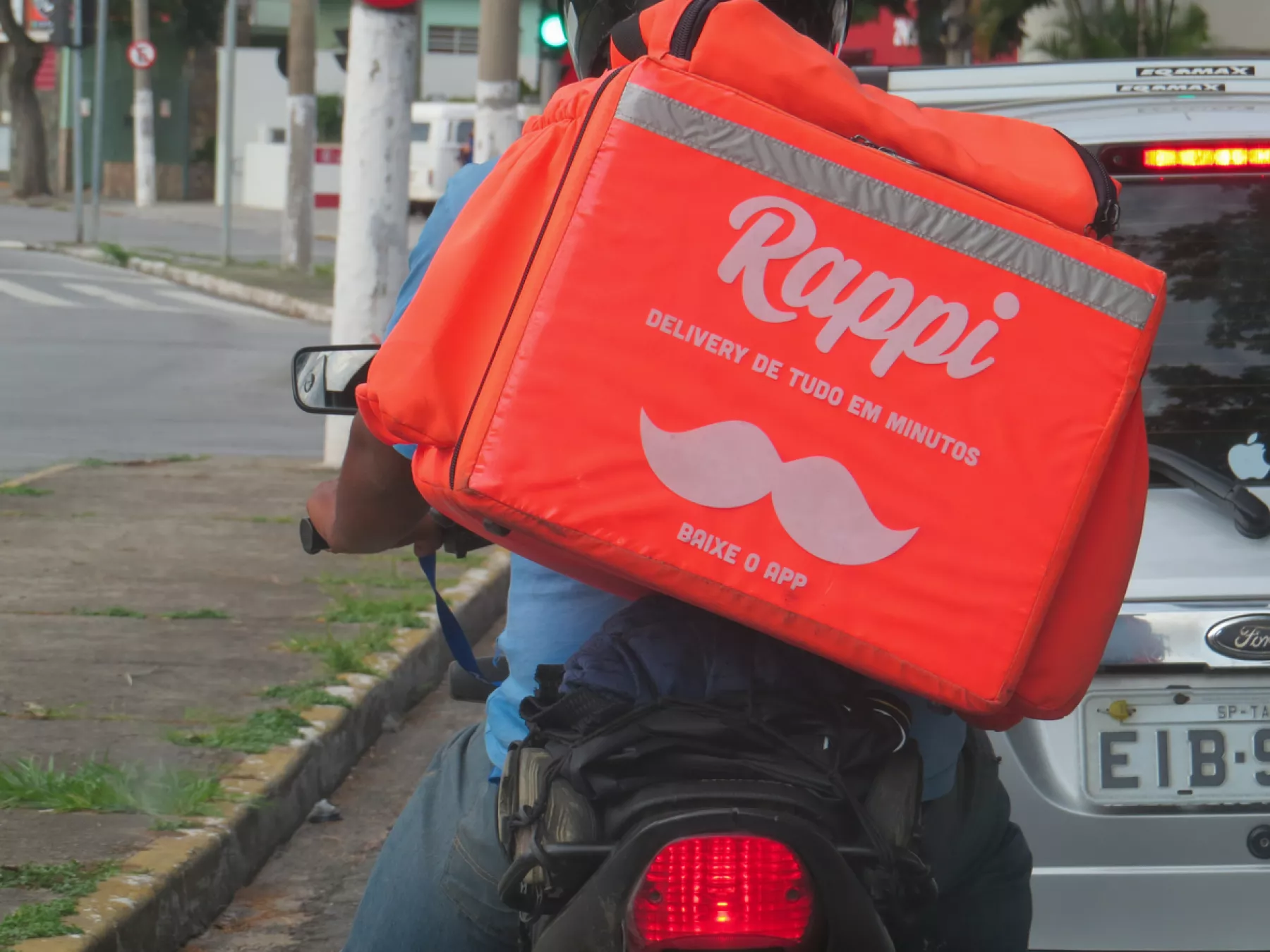 Repartidores de app ya no podrán "dobletear" con pedidos de Uber y DiDi