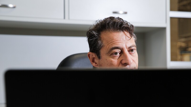 Una de las recomendaciones que da a empresarios, el experto, es apostar por ideas "locas"