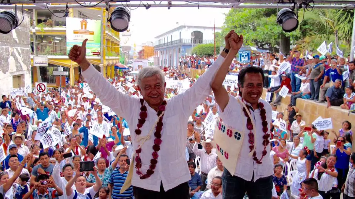 El político acompañó al abanderado de su partido, Cuitláhuac García, en una gira por diversos municipios del estado.