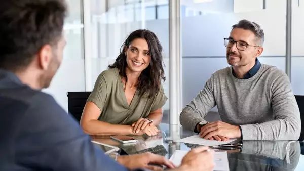 Elementos clave para construir entornos laborales saludables