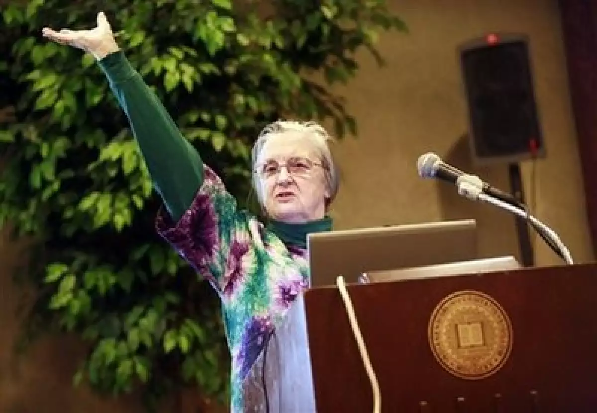 La estadounidense Elinor Ostrom es la primera mujer en ganar el galardón desde que se fundó en 1968. (Foto: AP)