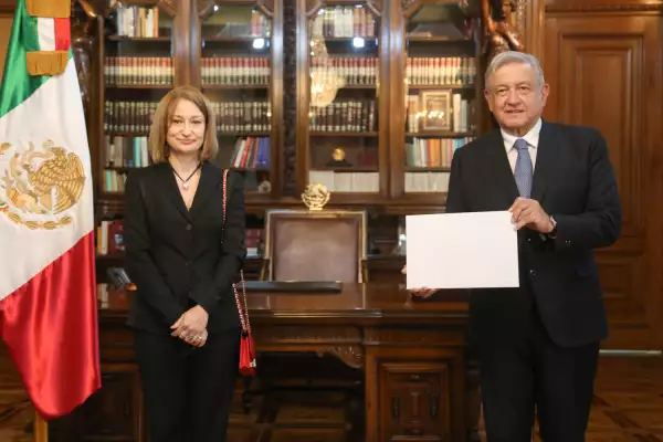 AMLO-Embajadora-Ucrania