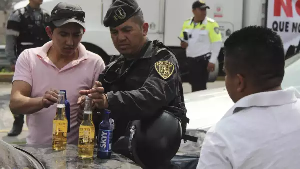 Quedarán exentos de dicha prohibición los salones de fiesta, restaurantes y establecimientos de hospedaje, donde su consumo será exclusivamente con alimentos.