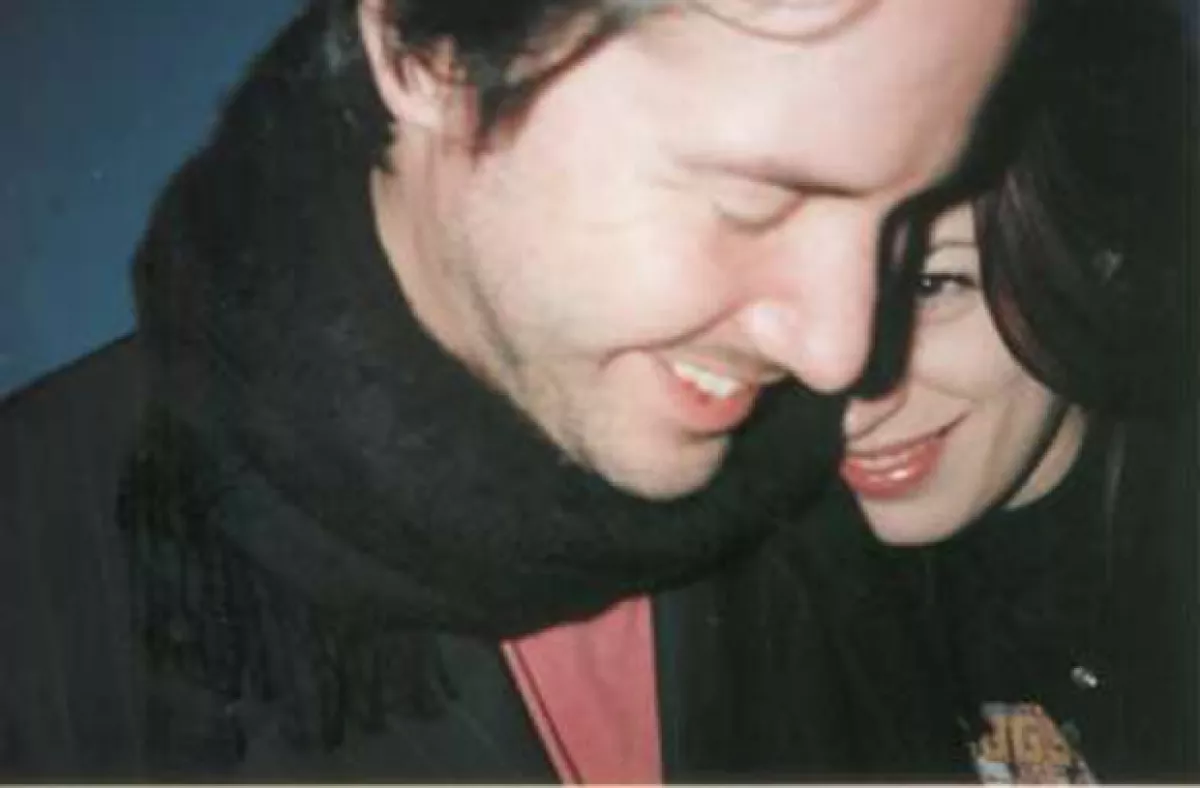 Keanu Reeves con Jennifer Syme.