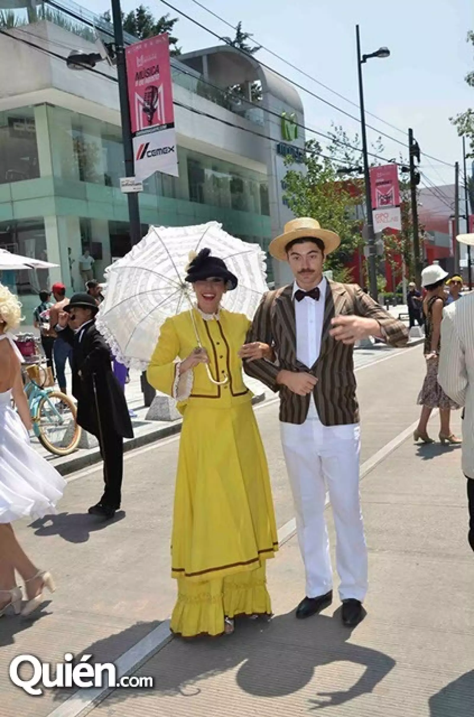 Performance de inauguración de Camina Masaryk.