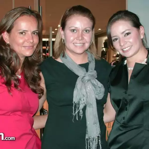 Laura Torres de Cueto,Betzabet Go%u0301mez y Pamela Lo%u0301pez