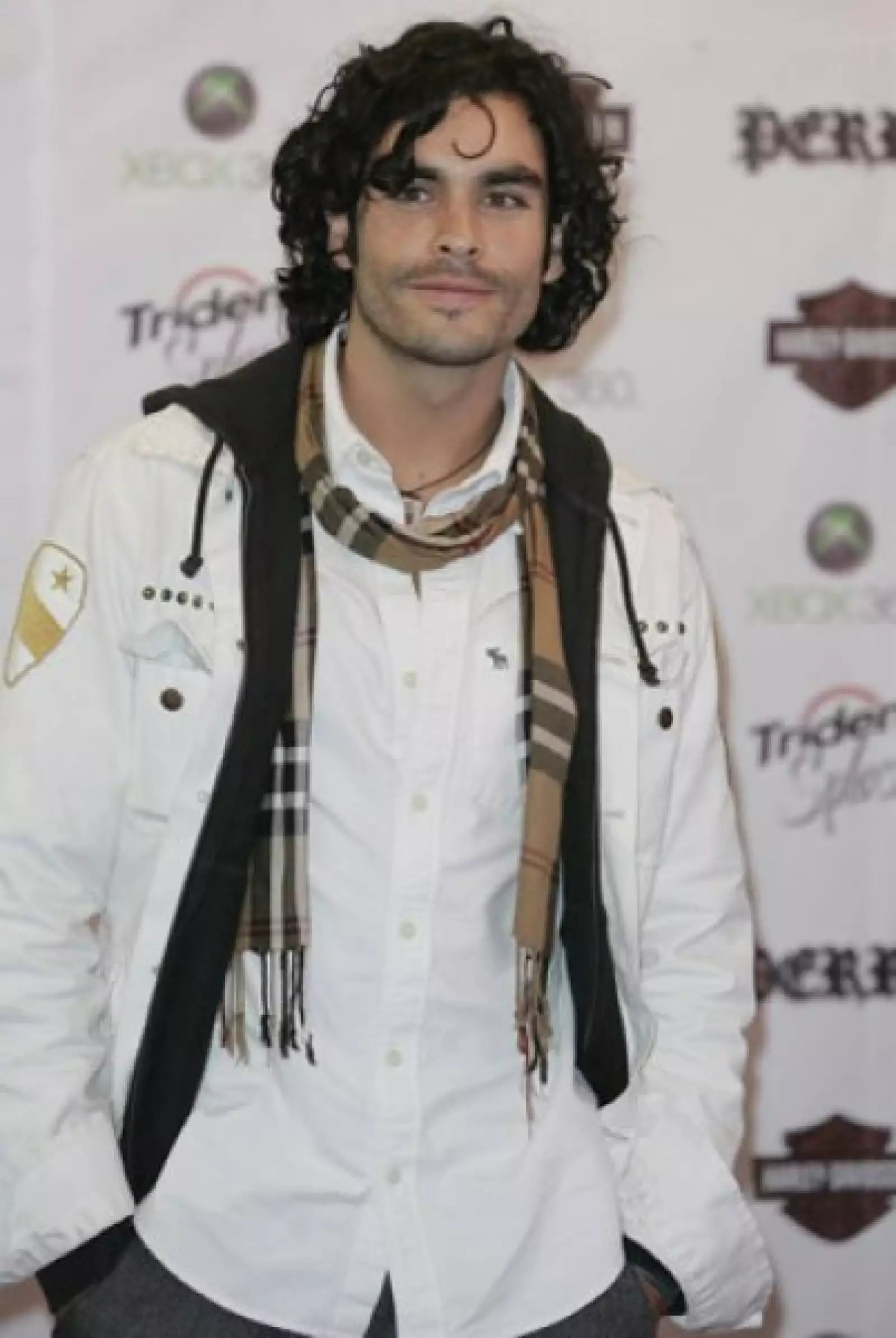 Gonzalo García Vivanco, uno de nuestros 12  hombres más sexys de este año, también se dio una vuelta por la tienda.