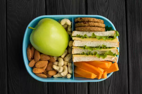 Lunch-saludable-y-balanceado-para-la-escuela