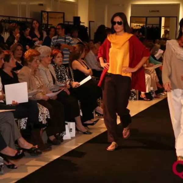 Aspecto. desfile Saks