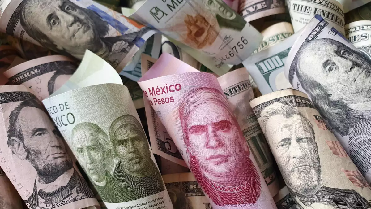 Peso y dolar