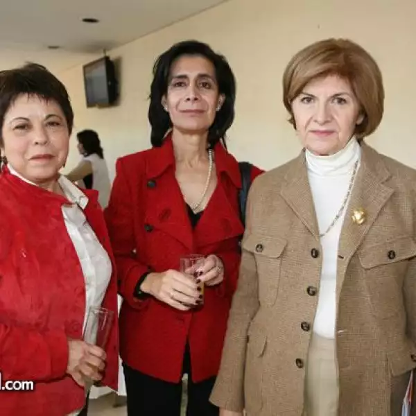 Medalla a Mar?Elena Medina Mora